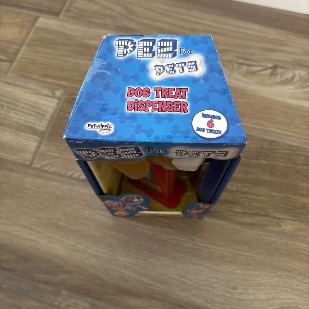 PEZ For Pets Dog Treat Dispenser - Large Pez. New In Box-‎ 2009 See Notes